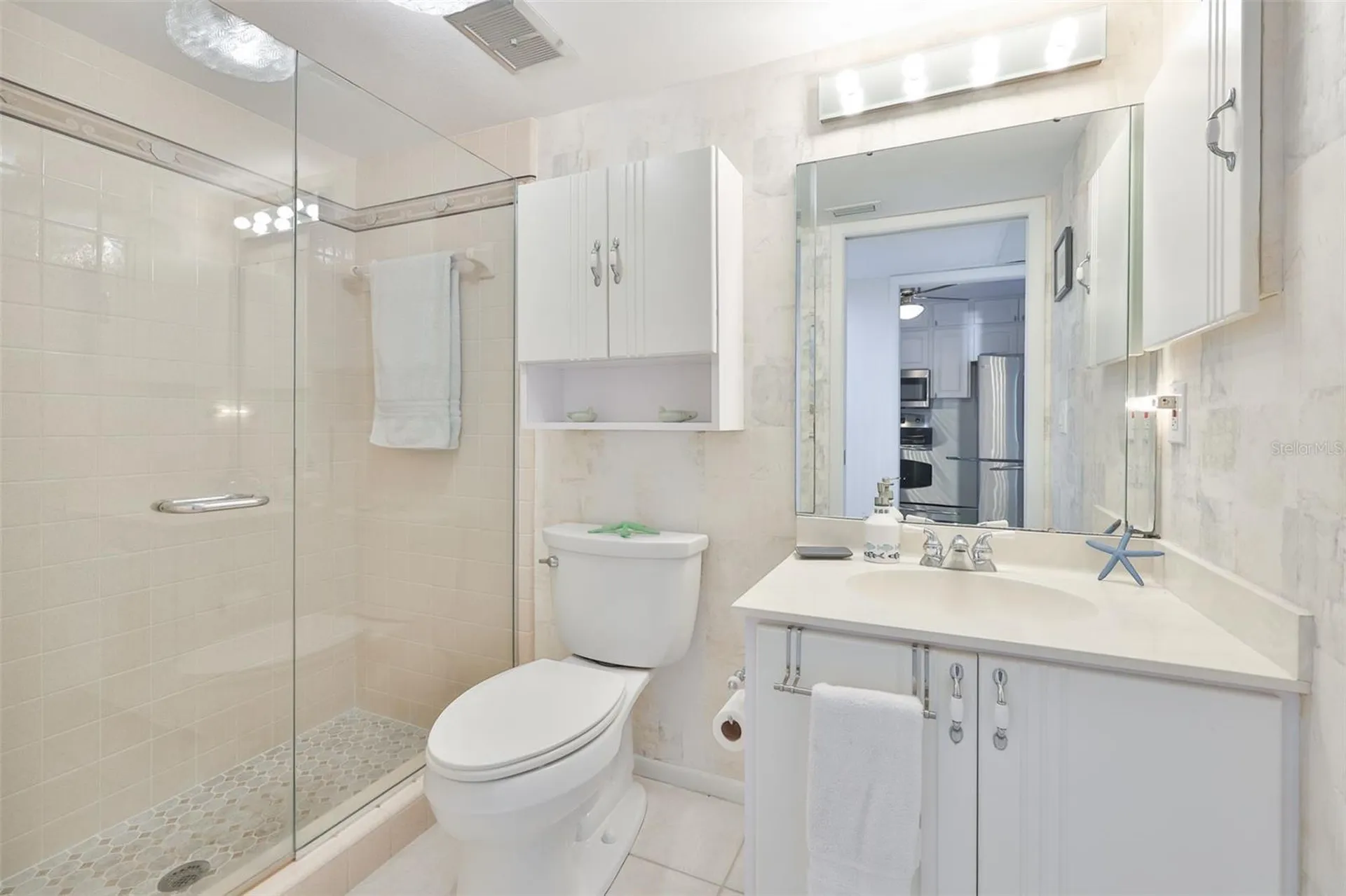 647 Woodlawn Drive Bradenton FL 34210