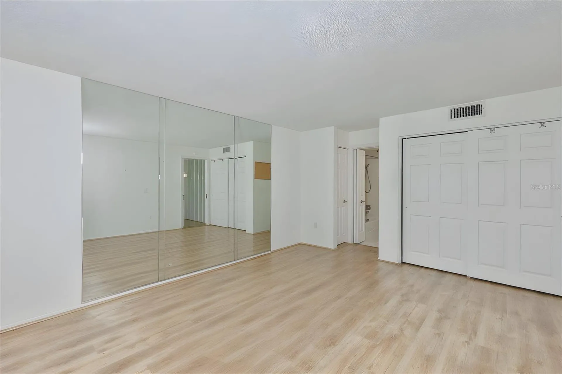 647 Woodlawn Drive Bradenton FL 34210
