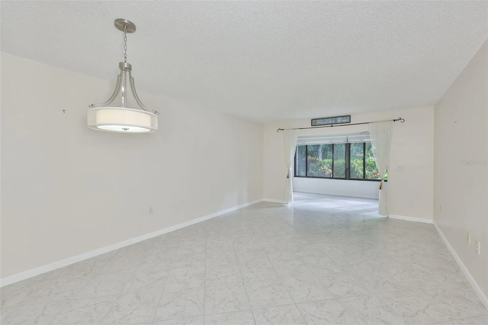 647 Woodlawn Drive Bradenton FL 34210