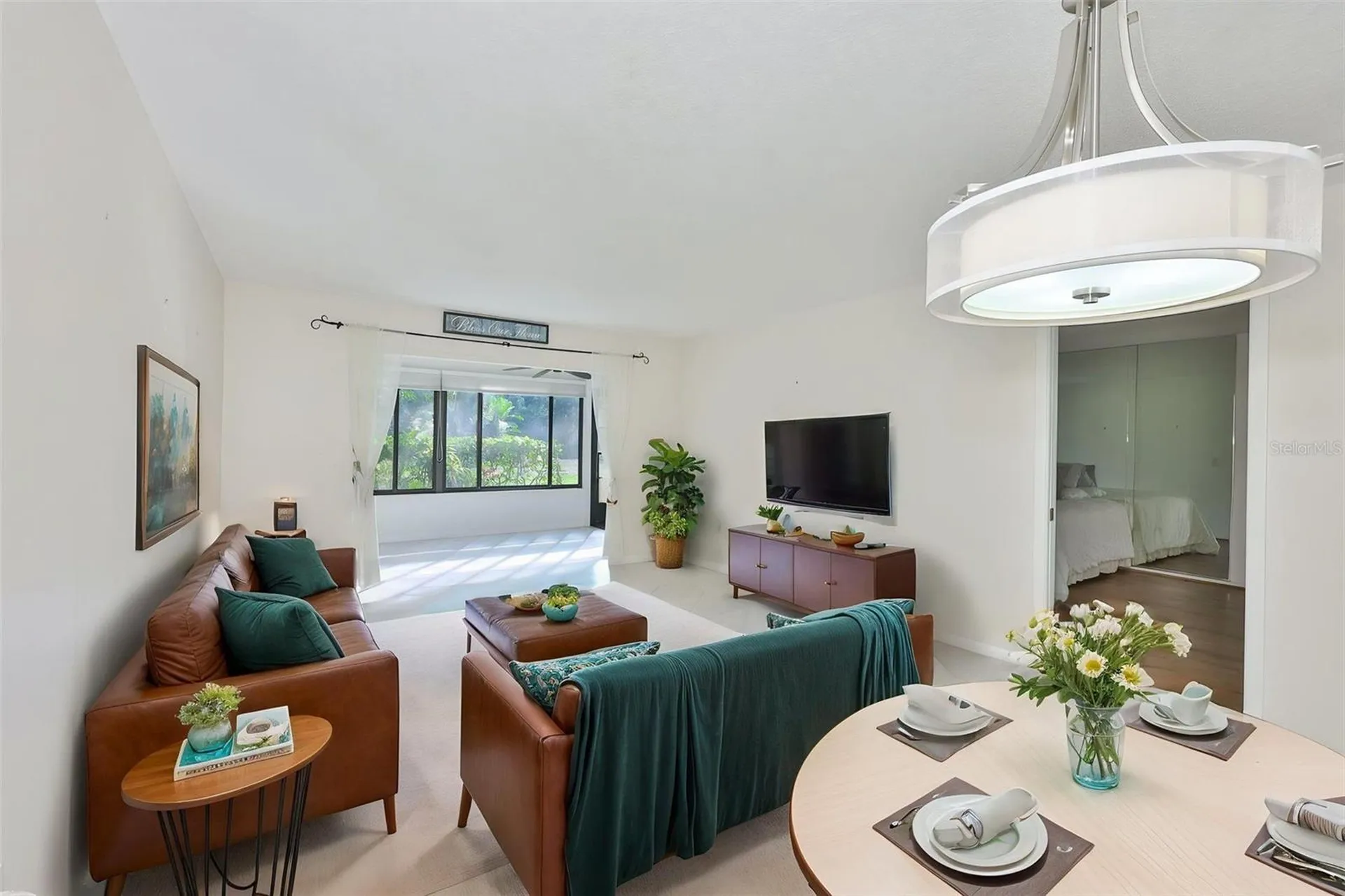 647 Woodlawn Drive Bradenton FL 34210