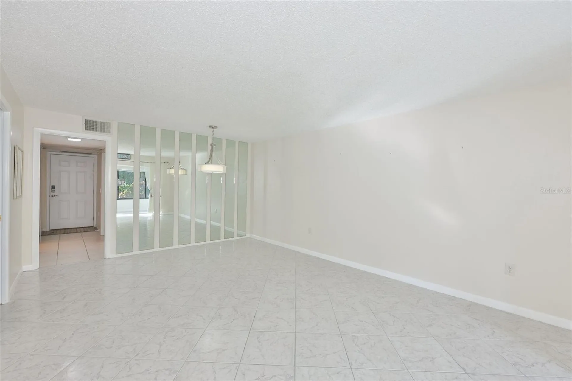 647 Woodlawn Drive Bradenton FL 34210