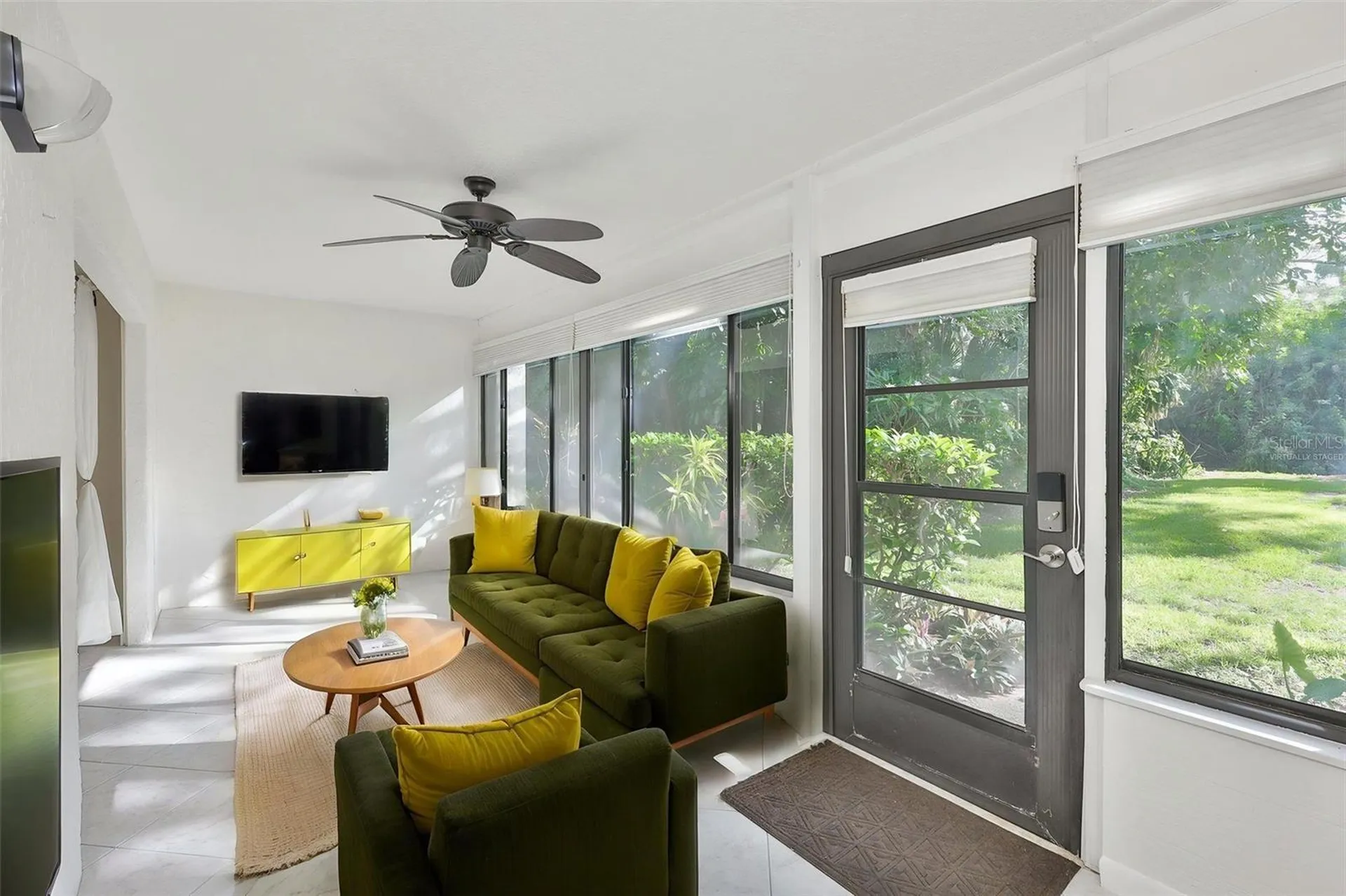 647 Woodlawn Drive Bradenton FL 34210
