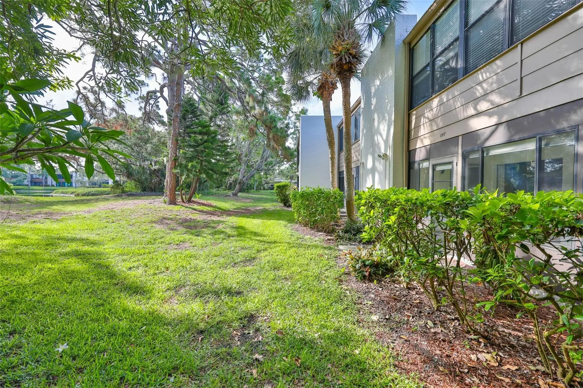 647 Woodlawn Drive Bradenton FL 34210