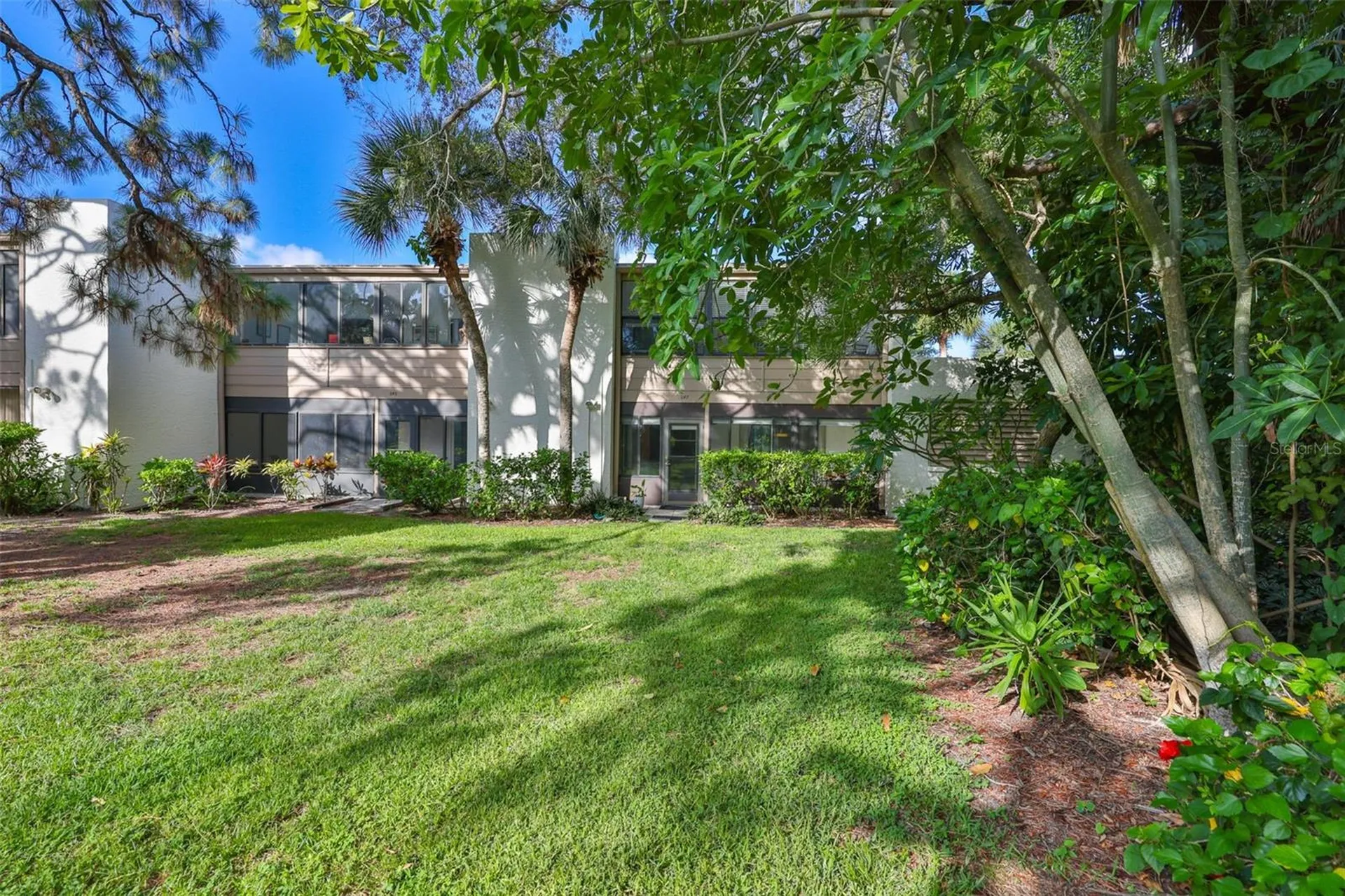 647 Woodlawn Drive Bradenton FL 34210