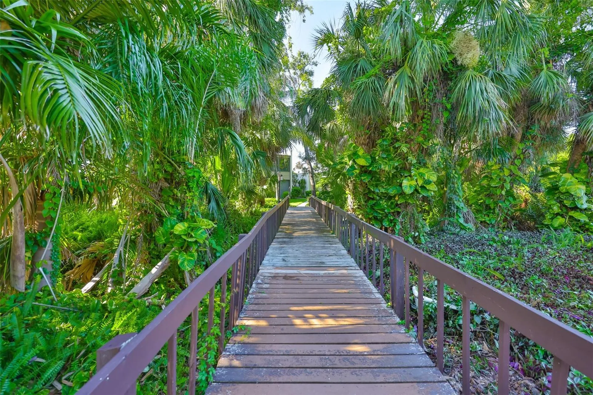 647 Woodlawn Drive Bradenton FL 34210