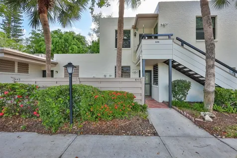 647 Woodlawn Drive Bradenton FL 34210