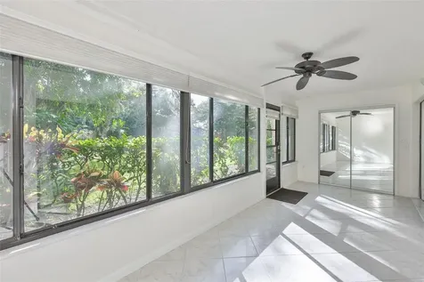 647 Woodlawn Drive Bradenton FL 34210