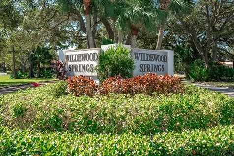 647 Woodlawn Drive Bradenton FL 34210