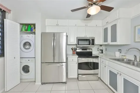 647 Woodlawn Drive Bradenton FL 34210