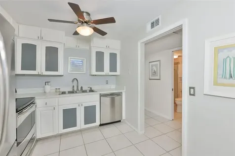 647 Woodlawn Drive Bradenton FL 34210