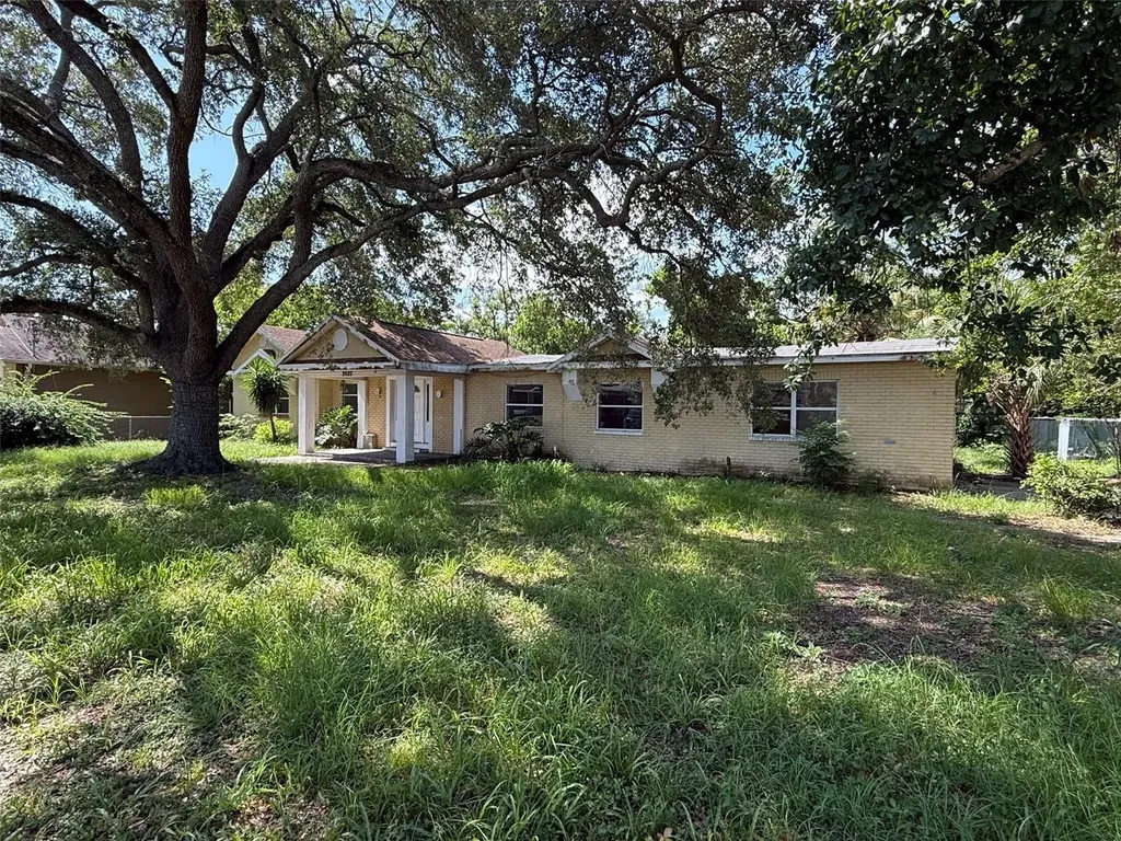 2522 Lake Ellen Lane Tampa FL 33618