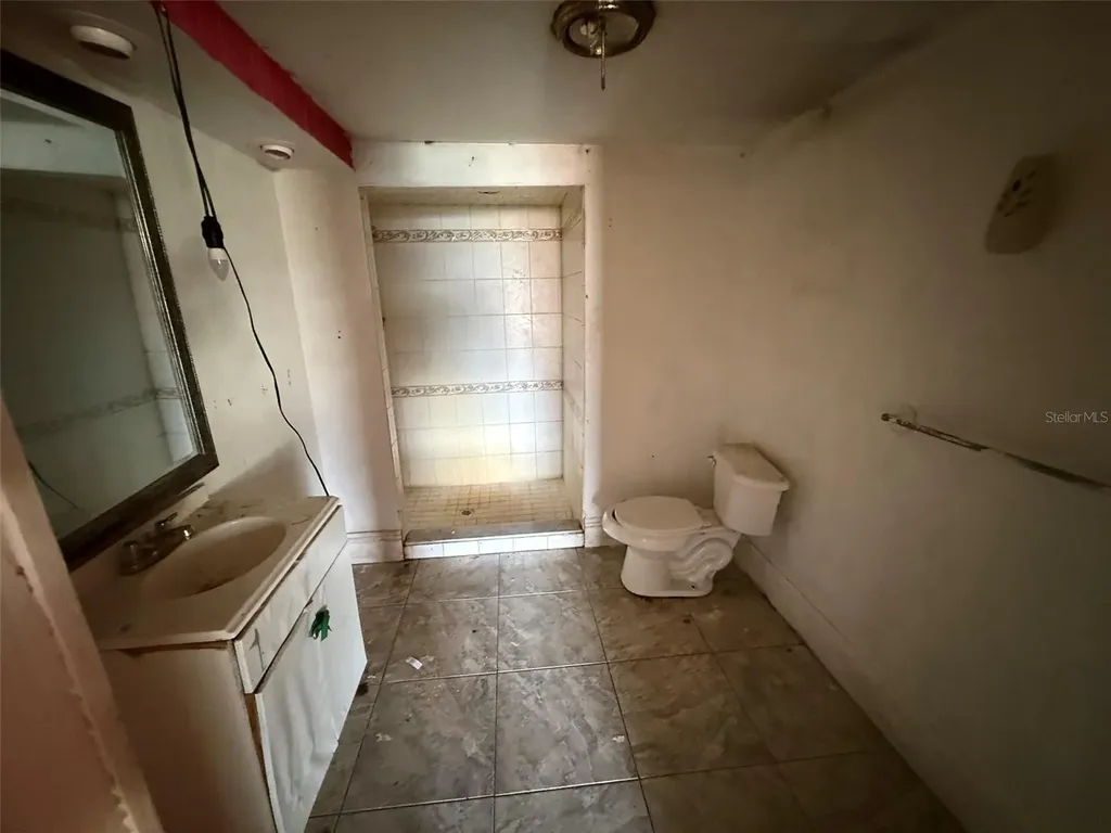 2522 Lake Ellen Lane Tampa FL 33618