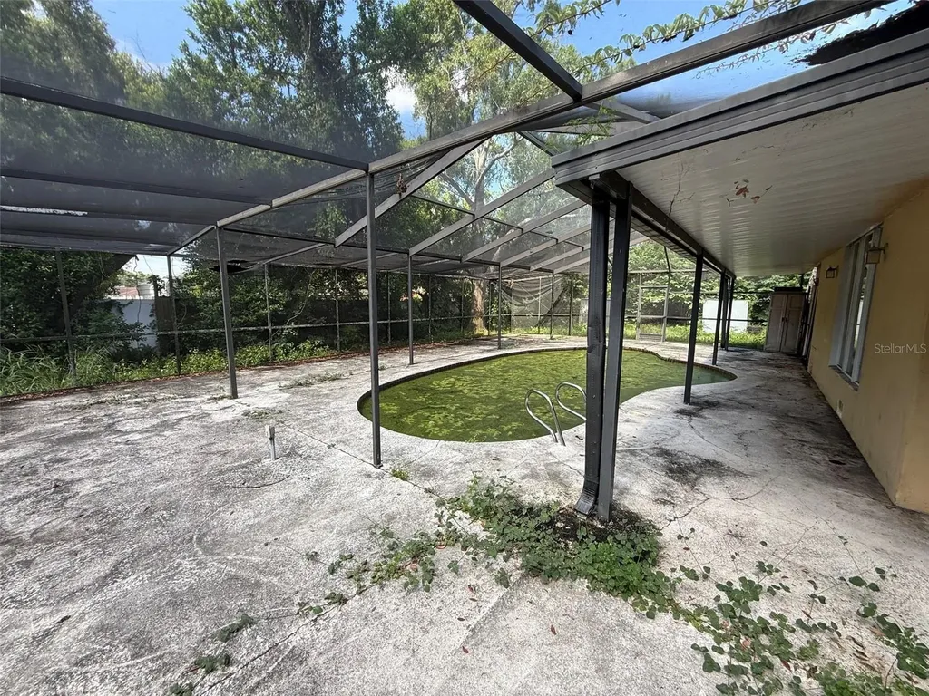2522 Lake Ellen Lane Tampa FL 33618