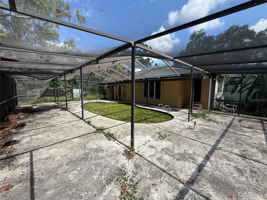 2522 Lake Ellen Lane Tampa FL 33618
