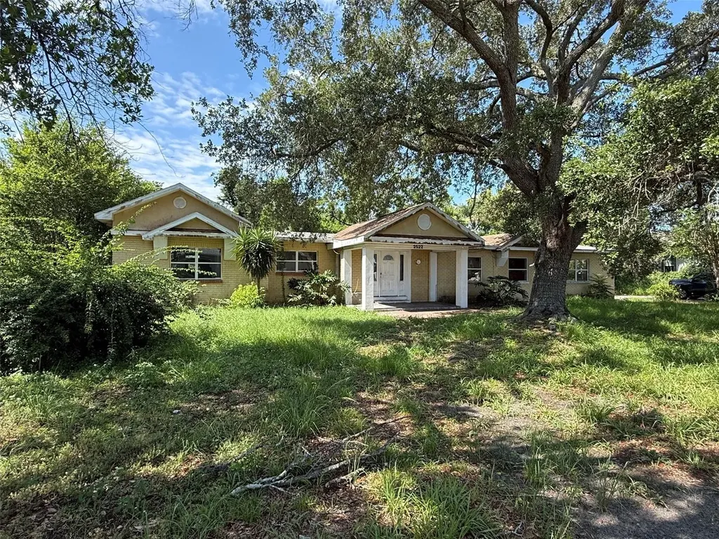 2522 Lake Ellen Lane Tampa FL 33618