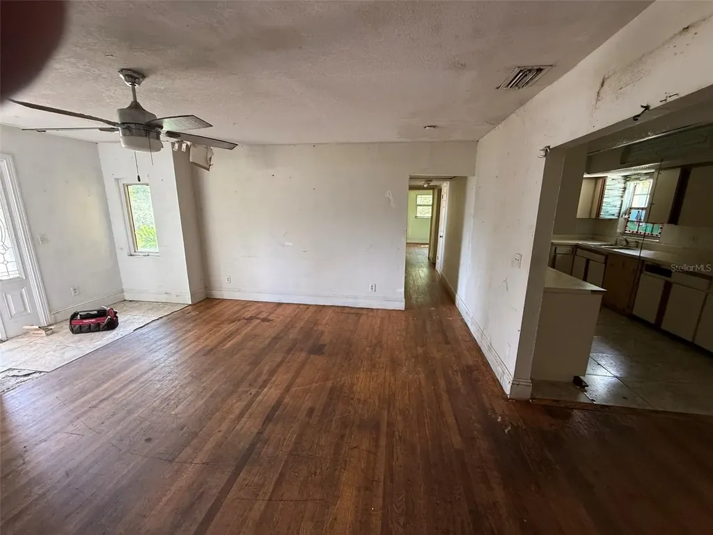 2522 Lake Ellen Lane Tampa FL 33618