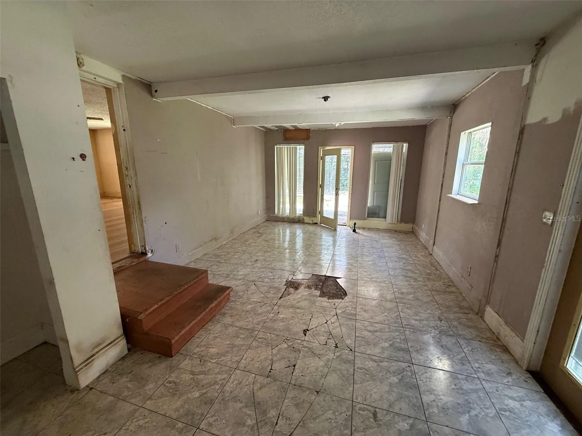 2522 Lake Ellen Lane Tampa FL 33618