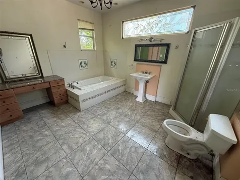 2522 Lake Ellen Lane Tampa FL 33618