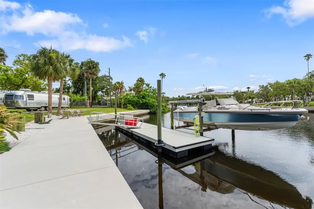 6936 River Road New Port Richey FL 34652