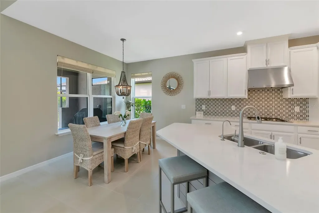 9069 Luna Lane Sarasota FL 34241