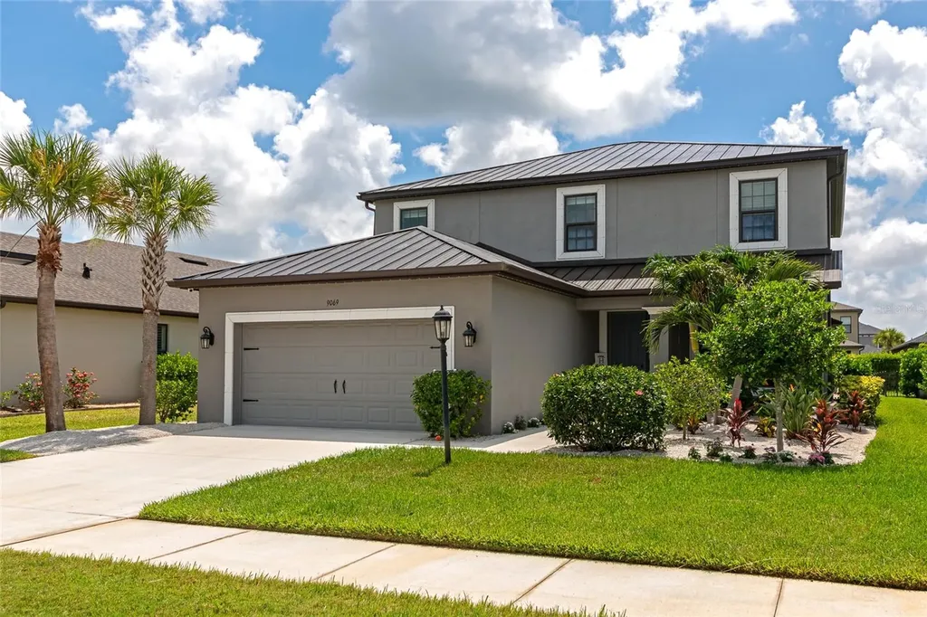 9069 Luna Lane Sarasota FL 34241