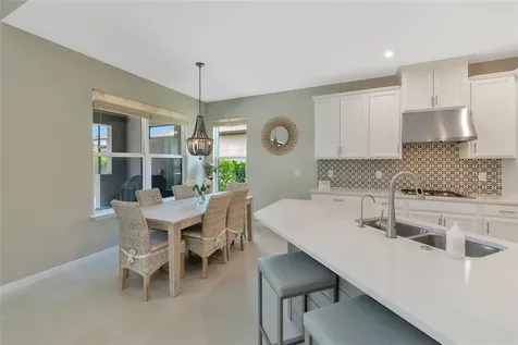 9069 Luna Lane Sarasota FL 34241