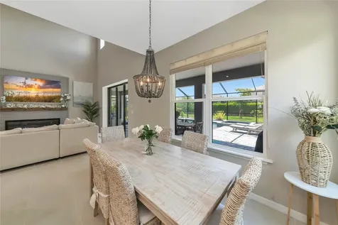 9069 Luna Lane Sarasota FL 34241