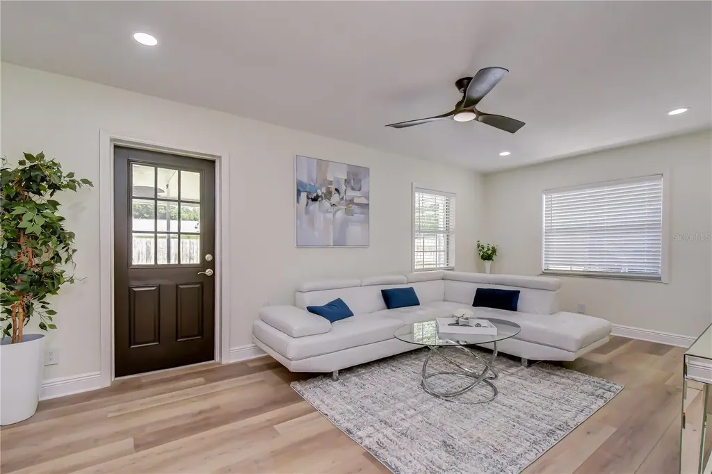 2101 W Hamilton Avenue Tampa FL 33604