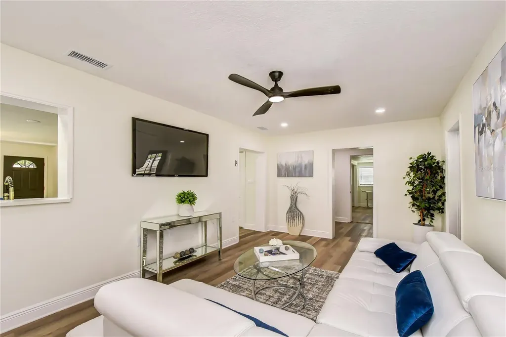 2101 W Hamilton Avenue Tampa FL 33604