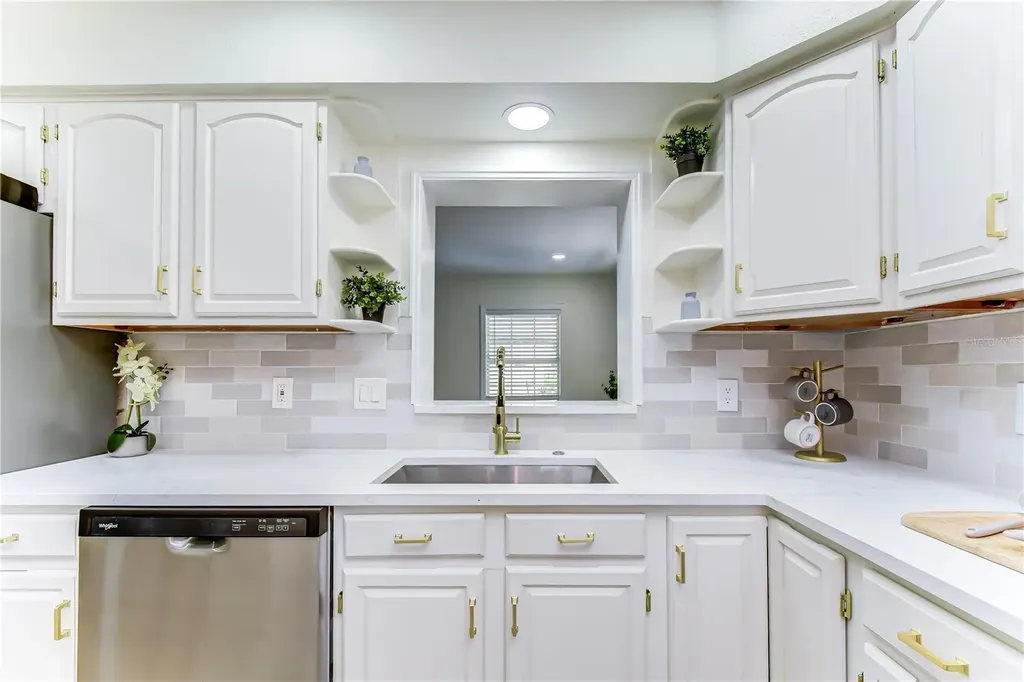 2101 W Hamilton Avenue Tampa FL 33604
