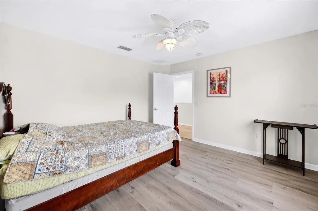 8919 N River Road Tampa FL 33635