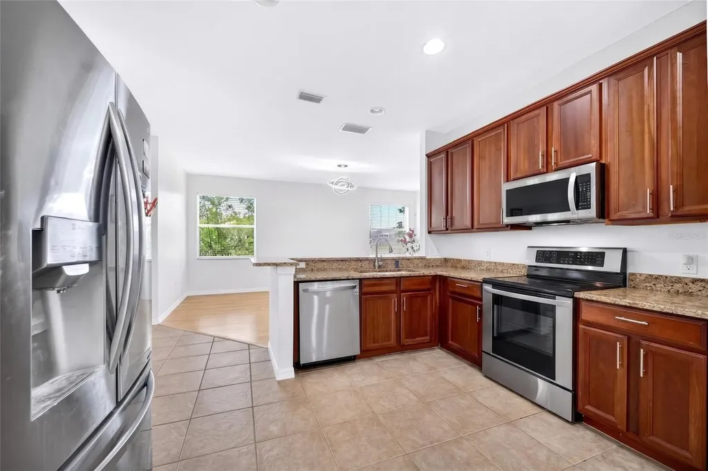 8919 N River Road Tampa FL 33635