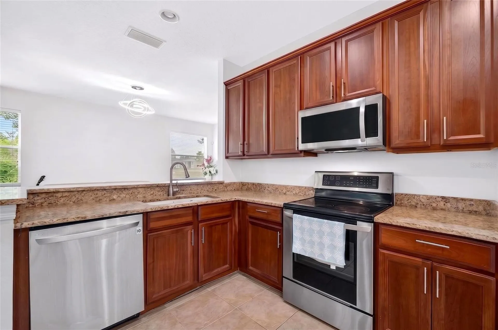 8919 N River Road Tampa FL 33635
