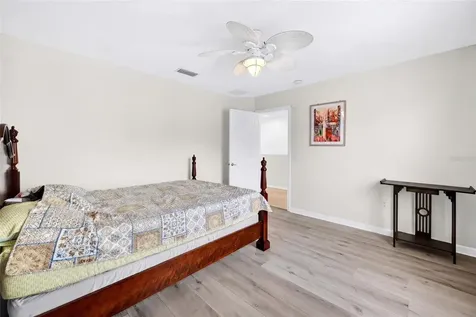8919 N River Road Tampa FL 33635