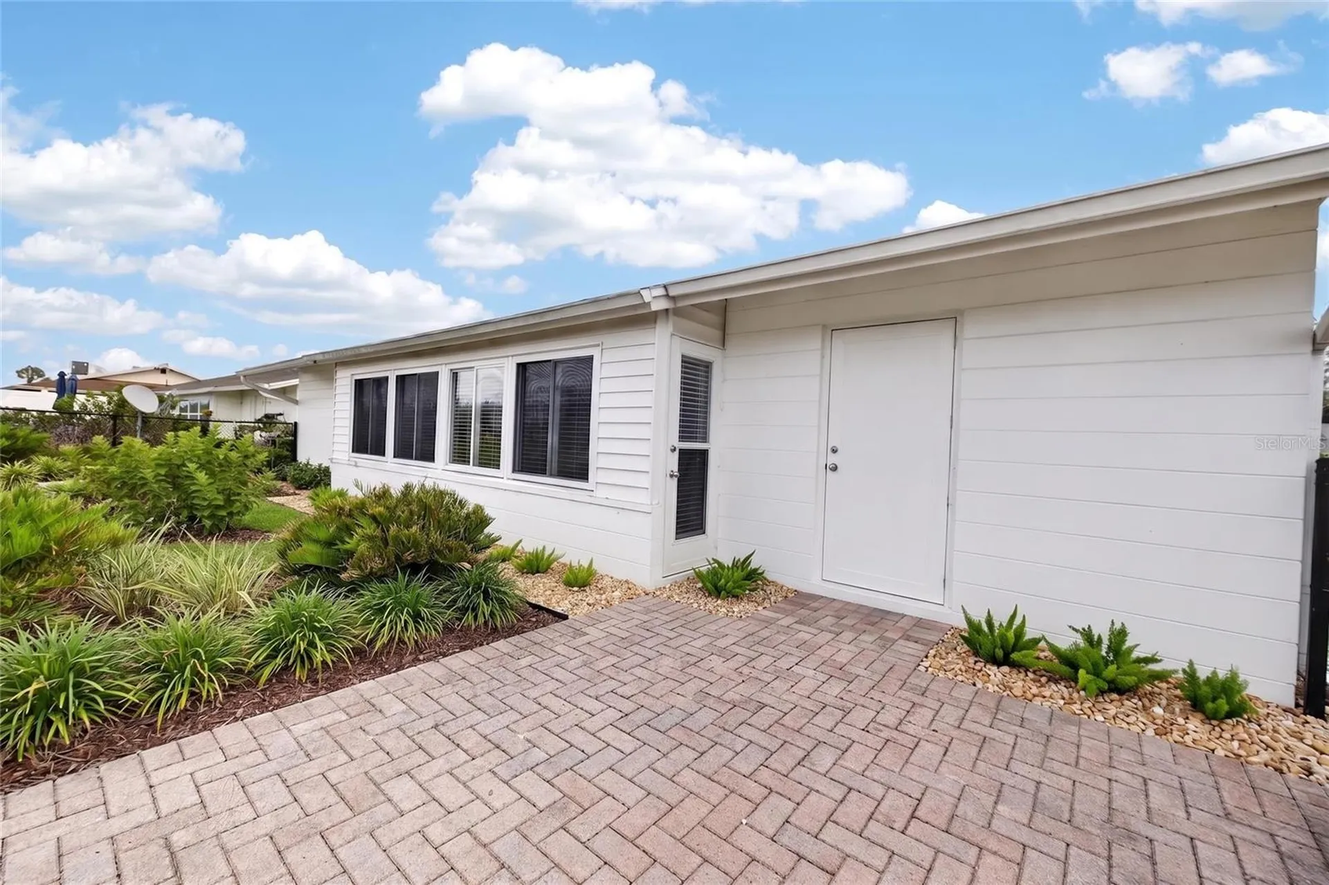 827 Oakmont Avenue Sun City Center FL 33573