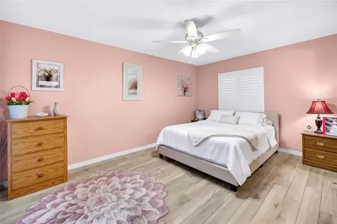 827 Oakmont Avenue Sun City Center FL 33573