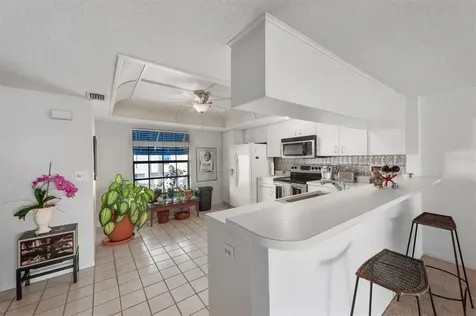 745 Pinellas Bayway S St Petersburg FL 33705