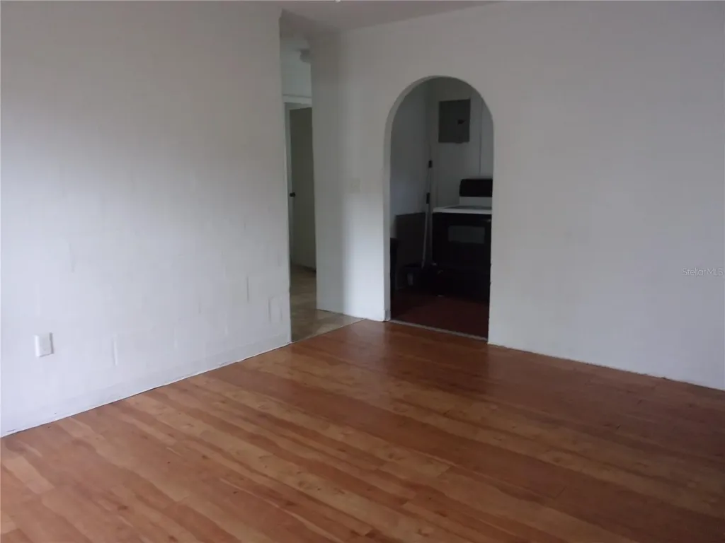 5214 7th Street Zephyrhills FL 33542