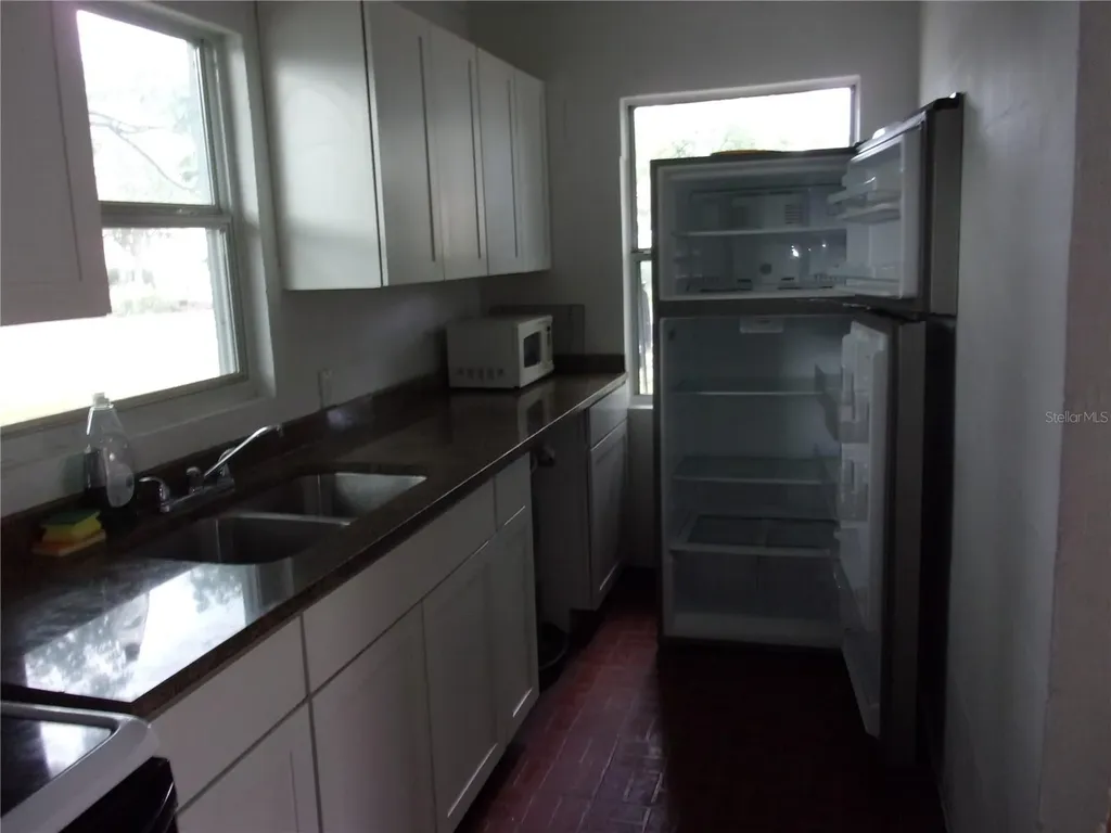 5214 7th Street Zephyrhills FL 33542