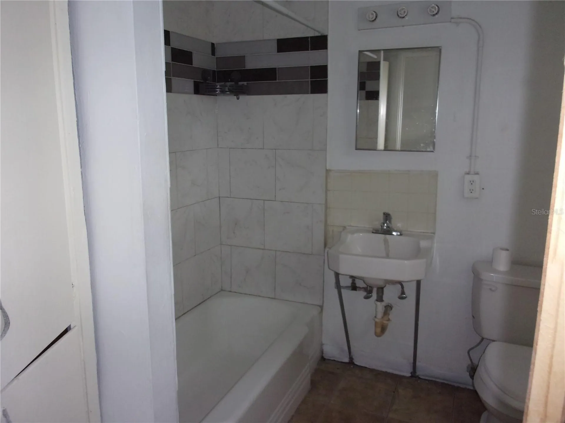5214 7th Street Zephyrhills FL 33542