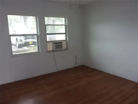 5214 7th Street Zephyrhills FL 33542