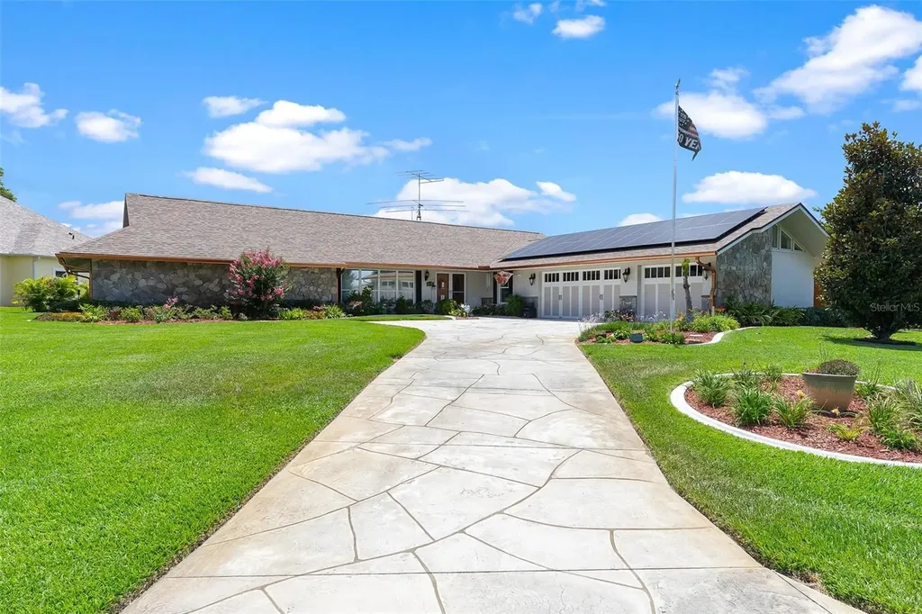 26515 Savage Circle Howey In The Hills FL 34737