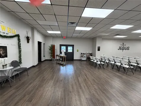208 E Lake Avenue Auburndale FL 33823