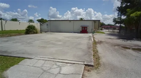208 E Lake Avenue Auburndale FL 33823