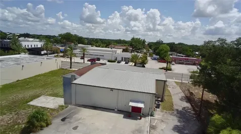 208 E Lake Avenue Auburndale FL 33823