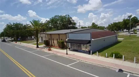 208 E Lake Avenue Auburndale FL 33823
