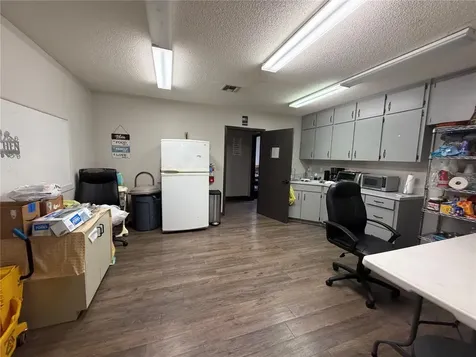 208 E Lake Avenue Auburndale FL 33823