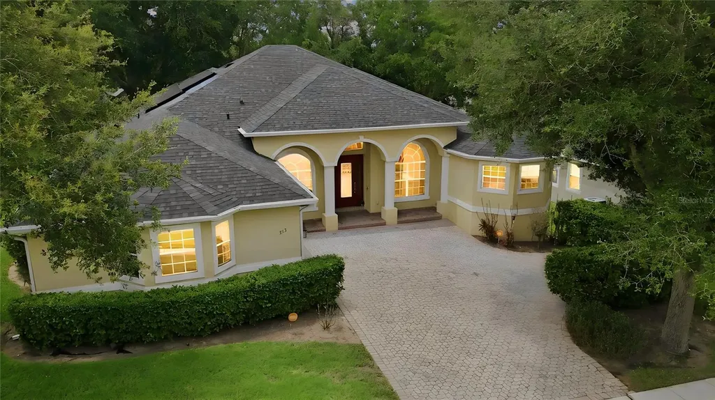 513 Parkside Pointe Boulevard Apopka FL 32712