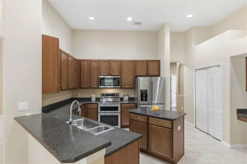 513 Parkside Pointe Boulevard Apopka FL 32712