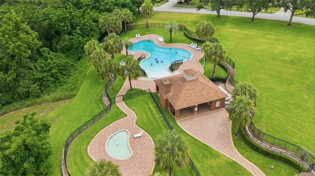 513 Parkside Pointe Boulevard Apopka FL 32712
